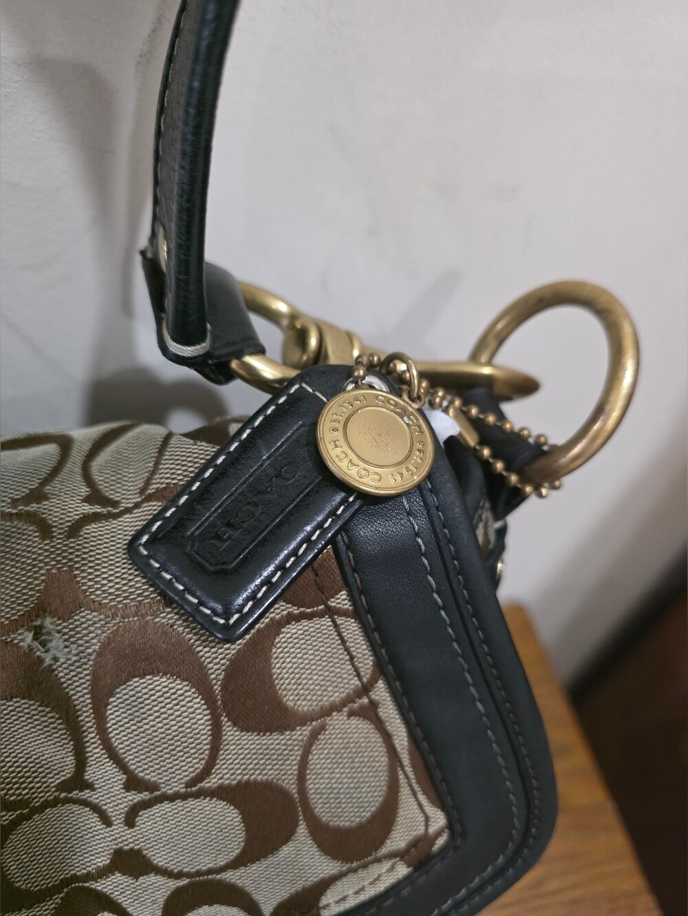 Authentic Pre-owned Coach Signature shoulder bag - Picture 13 of 13